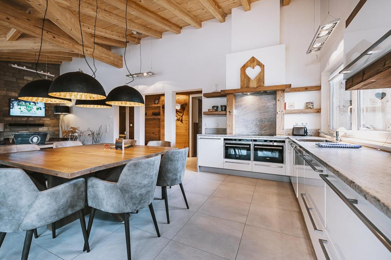 Avenida Mountain Lodges Kaprun Exterior photo